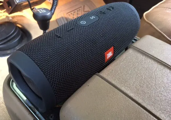 Bluetooth speaker instead of car stereo