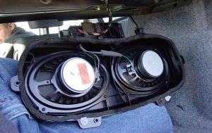2003 bmw 325i speaker size