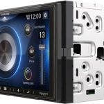 Car stereo with built-in amplifier