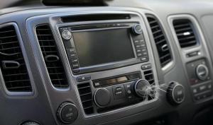 2007 hhr stereo will not turn on